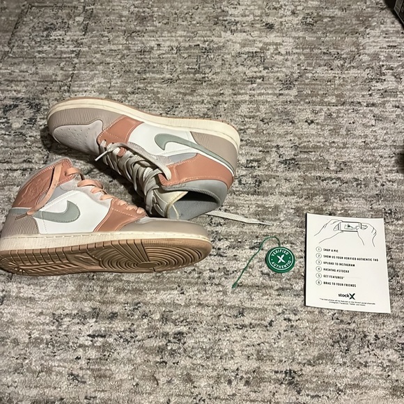 Nike Air Jordan 1 Mid Milan - Picture 5 of 8